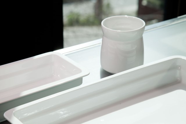 Elegant InductWarm porcelain